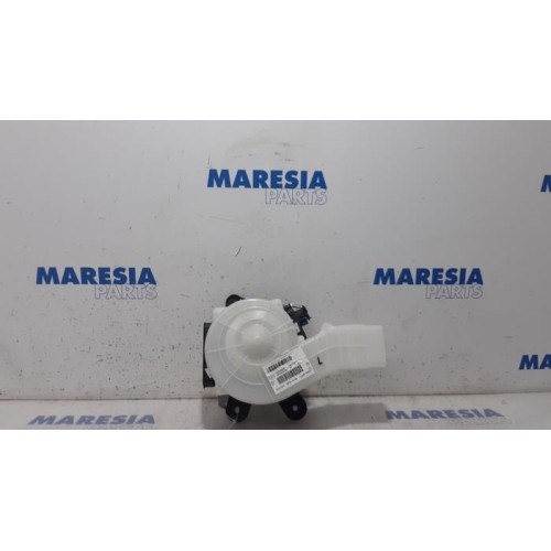 Citroen - C4 Grand Picasso - Heating and ventilation fan motor