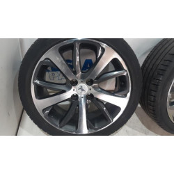 Peugeot - 208 - Sportvelgenset + banden