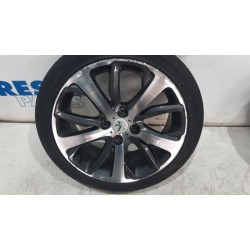 Peugeot - 208 - Sportvelgenset + banden