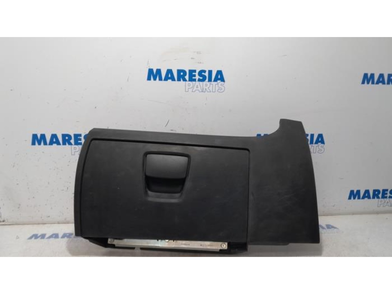 Peugeot - Boxer - Glovebox