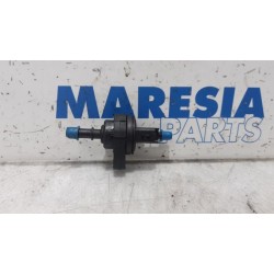 Citroen - C4 Grand Picasso - Vacuum valve