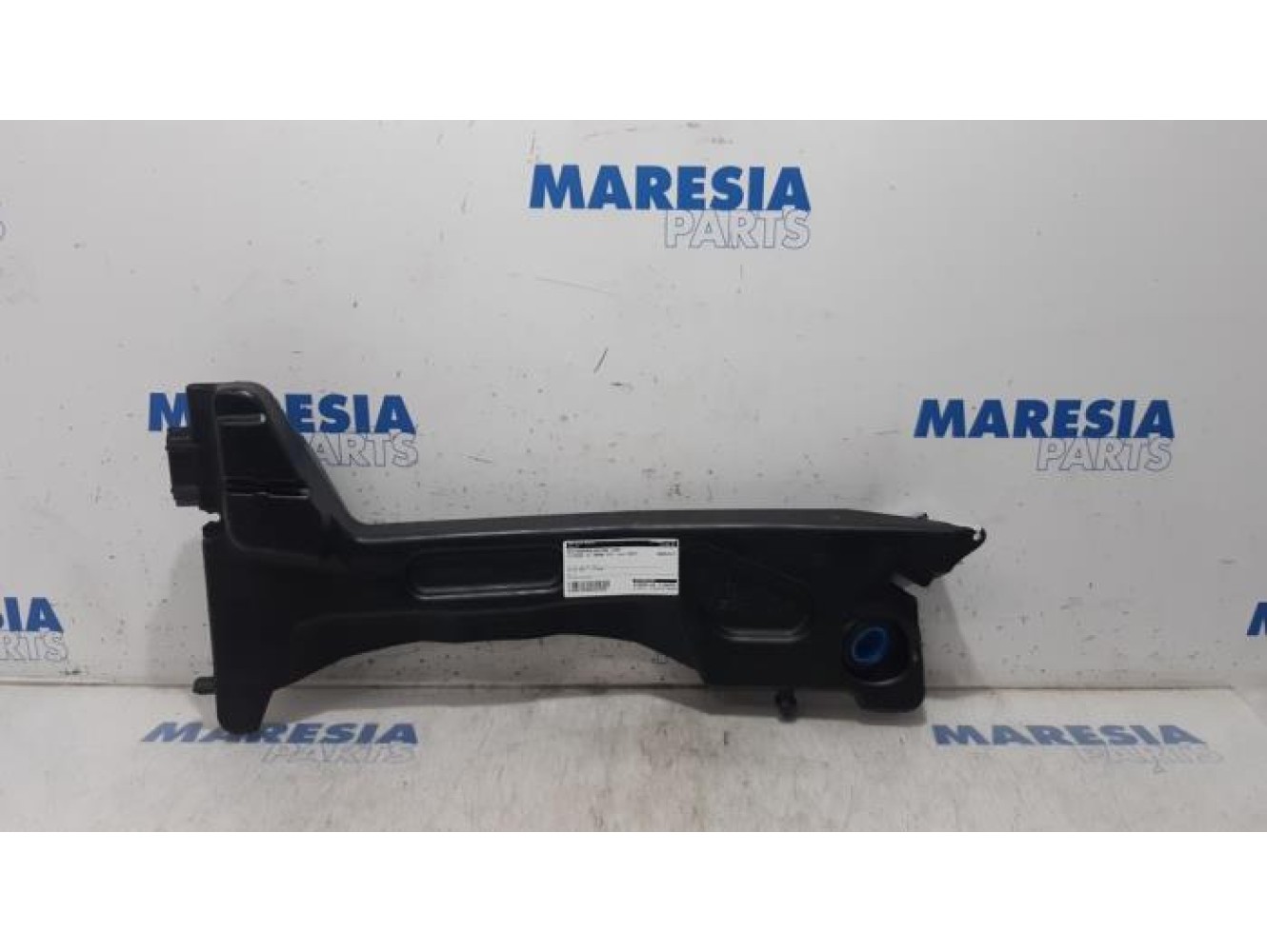 Citroen - C4 Grand Picasso - Front windscreen washer reservoir