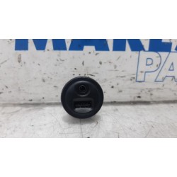 Peugeot - 208 - AUX/USB aansluiting