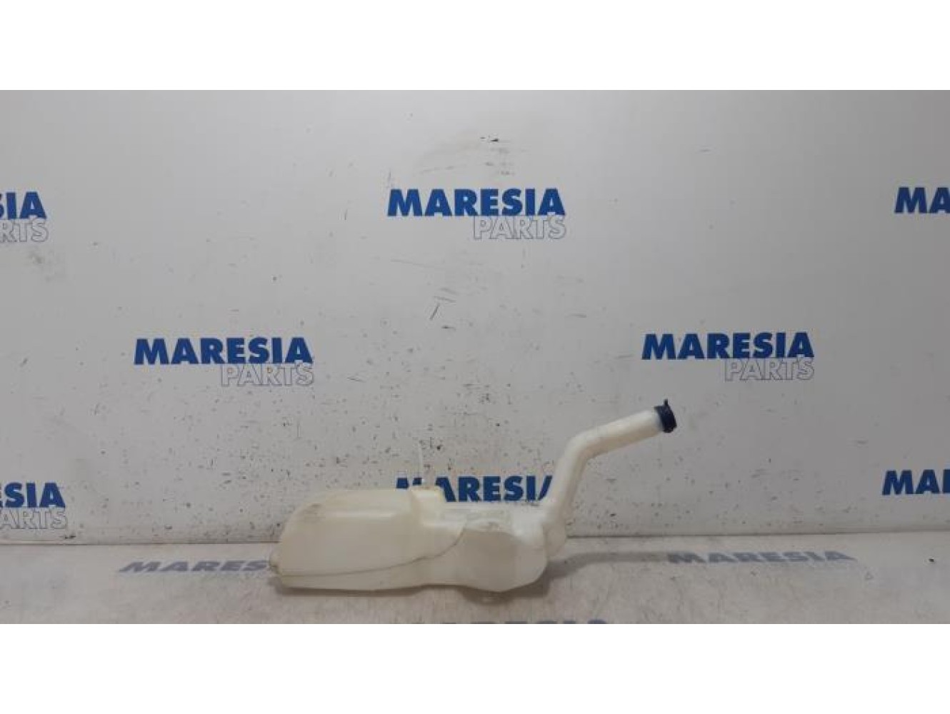Fiat - Panda - Front windscreen washer reservoir