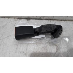 Fiat - 500 - Insertion ceinture de sécurité arrière droite