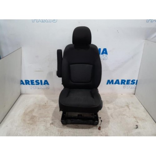 Renault - Trafic - Seat, left
