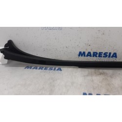 Renault - Trafic - Frontscreen frame