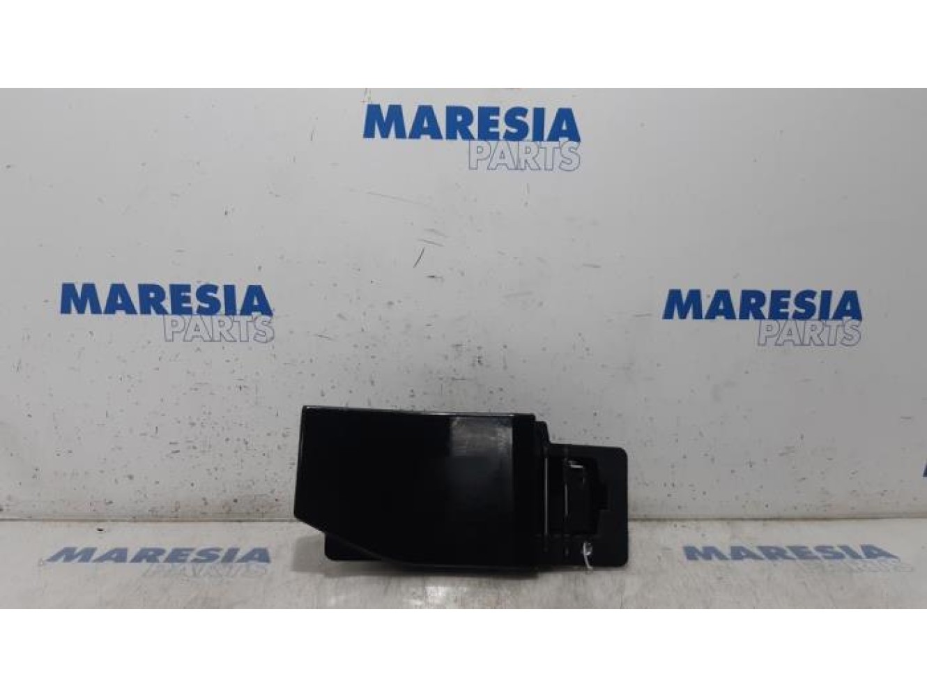 Renault - Trafic - Tank cap cover
