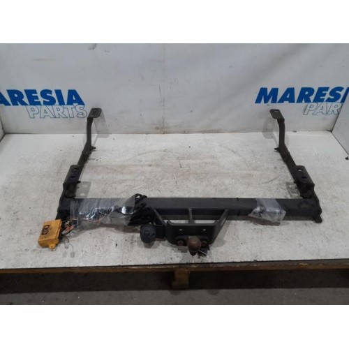 Opel - Vivaro - Towbar