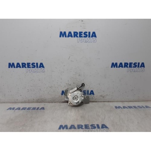 Peugeot - 3008 - Tailgate hinge