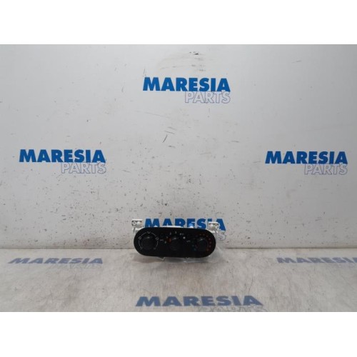 Renault - Trafic - Panneau de commandes chauffage