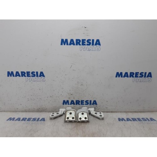 Citroen - Berlingo - Rear door hinge, right