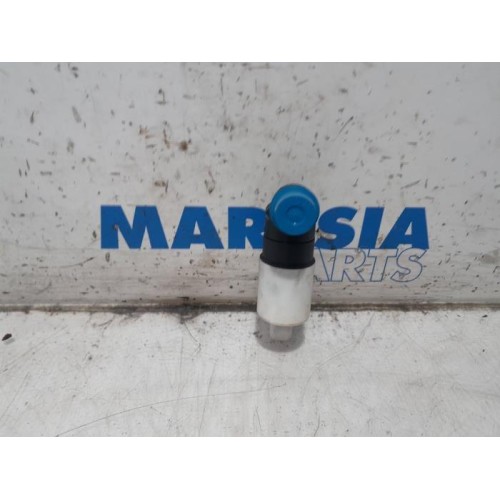 Peugeot - 307 - Windscreen washer pump