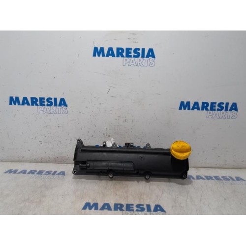Nissan - NV200 - Rocker cover