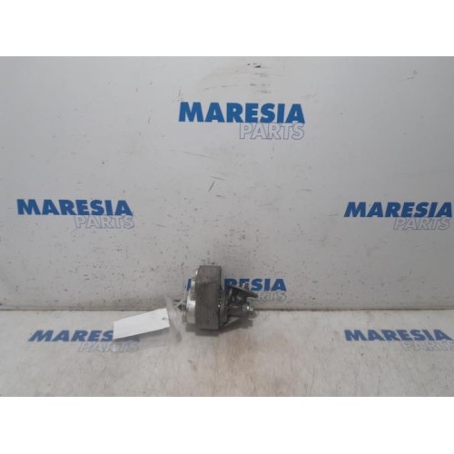 Nissan - NV200 - Oil filter holder