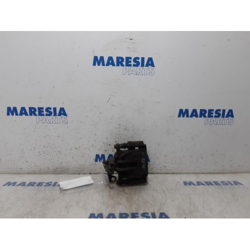 Renault - Trafic - Rear brake calliper, right