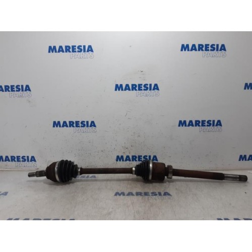 Renault - Trafic - Front drive shaft, right