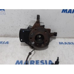 Renault - Trafic - Knuckle, front right