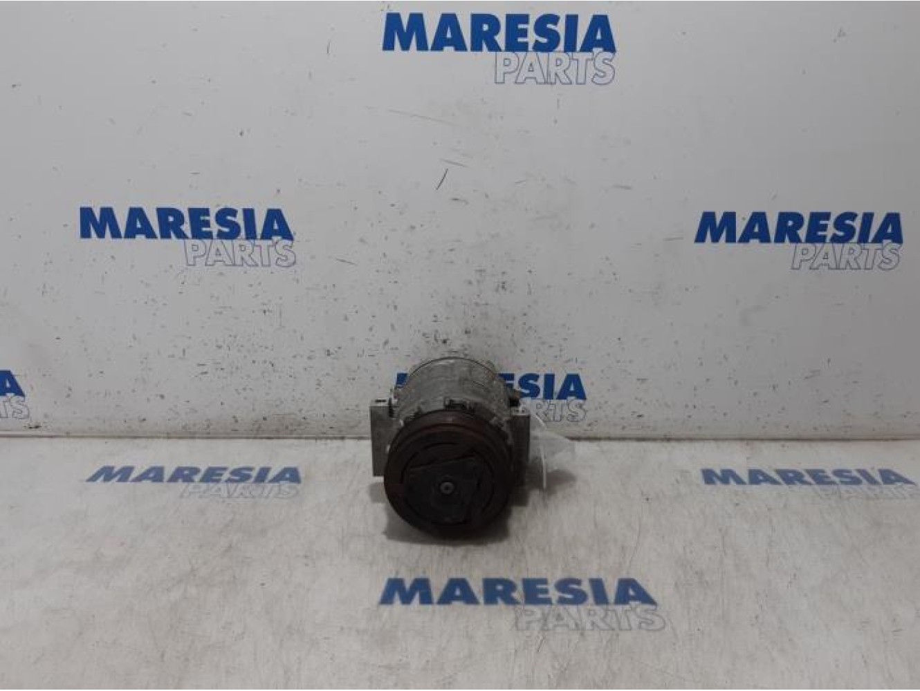 Renault - Trafic - Air conditioning pump