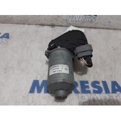Renault - Trafic - Front wiper motor