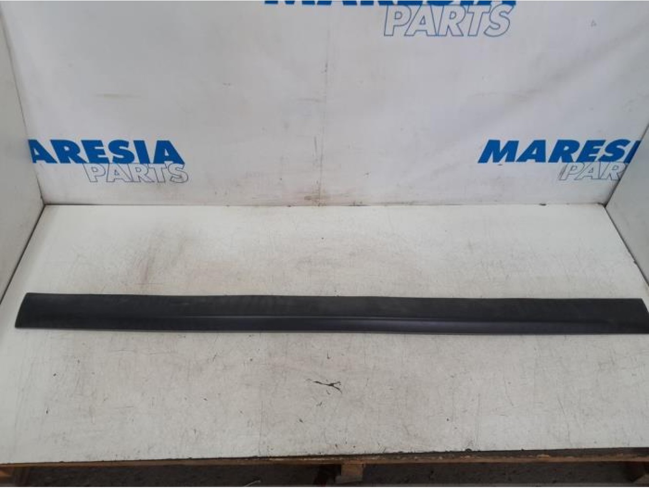 Peugeot - 3008 - Side skirt, left