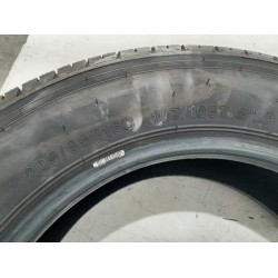 Opel - Vivaro - Pneu