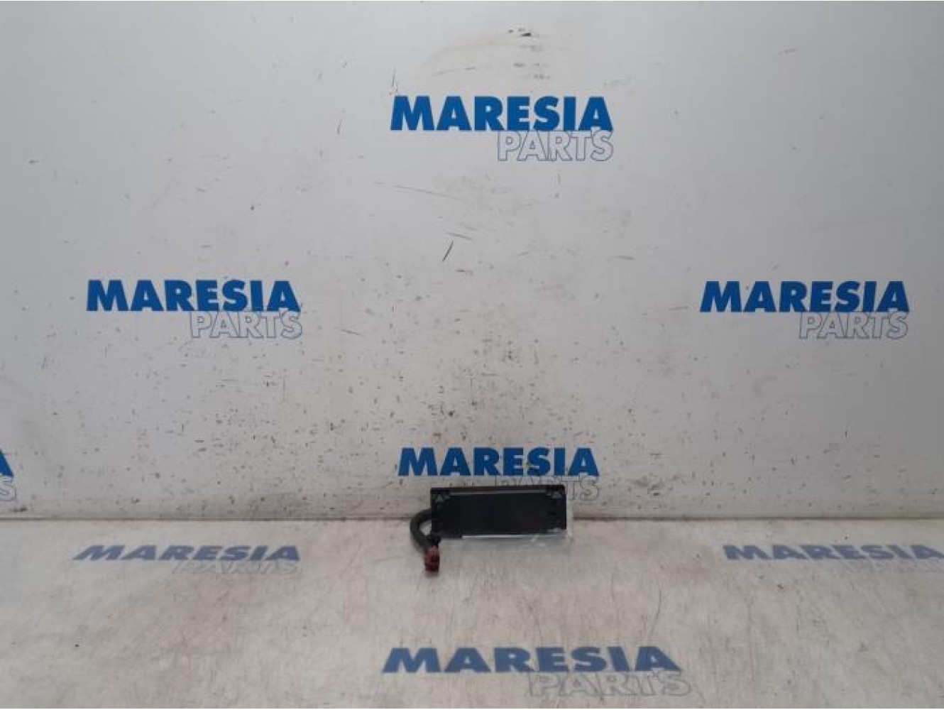 Peugeot - 307 - GPS antenna