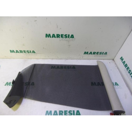 Citroen - C4 Picasso - Rear blind