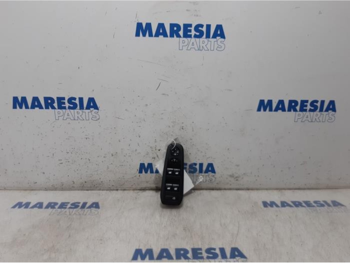 Peugeot - 308 - Multi-functional window switch