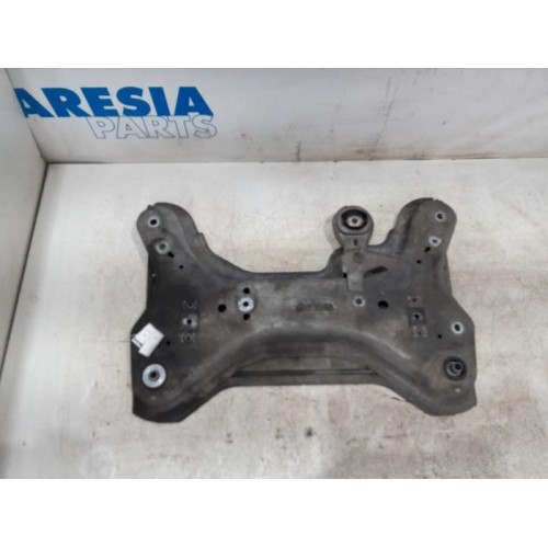 Opel - Vivaro - Subframe