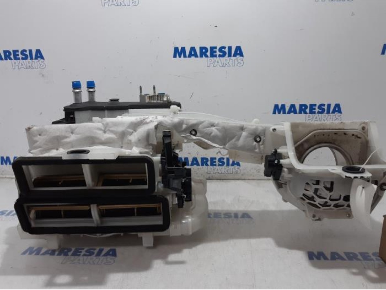 Citroen - C4 Picasso - Heater housing