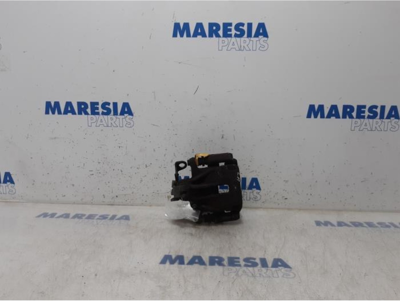 Opel - Vivaro - Remklauw (Tang) links-achter