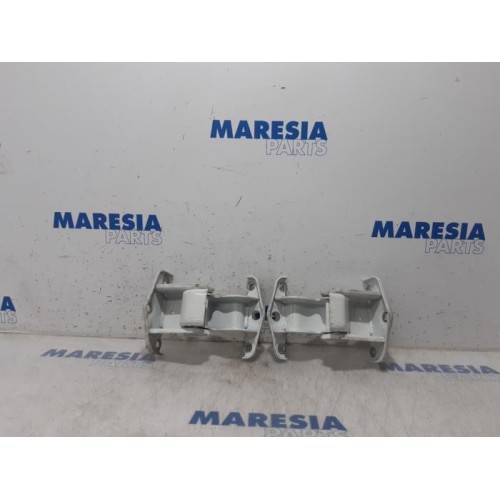 Opel - Vivaro - Set of hinges