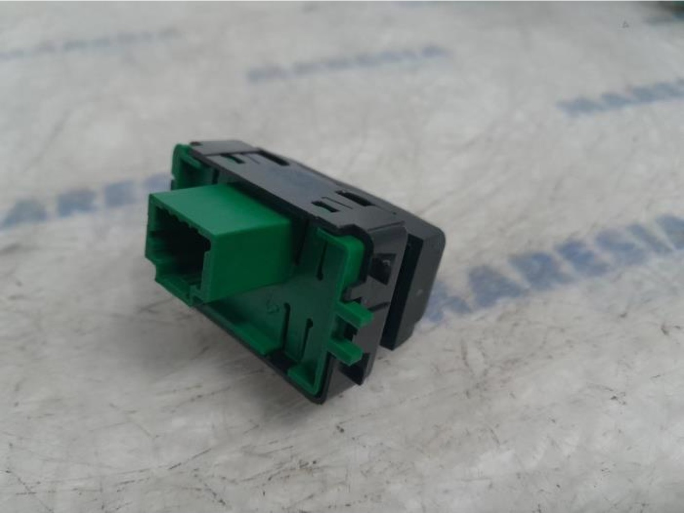Opel - Vivaro - ASR switch