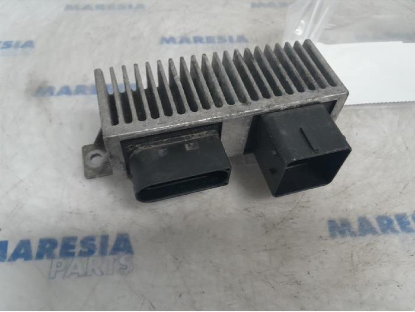 Opel - Vivaro - Glow plug relay