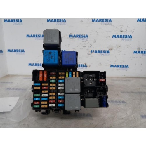 Opel - Vivaro - Fuse box