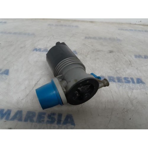 Opel - Vivaro - Windscreen washer pump
