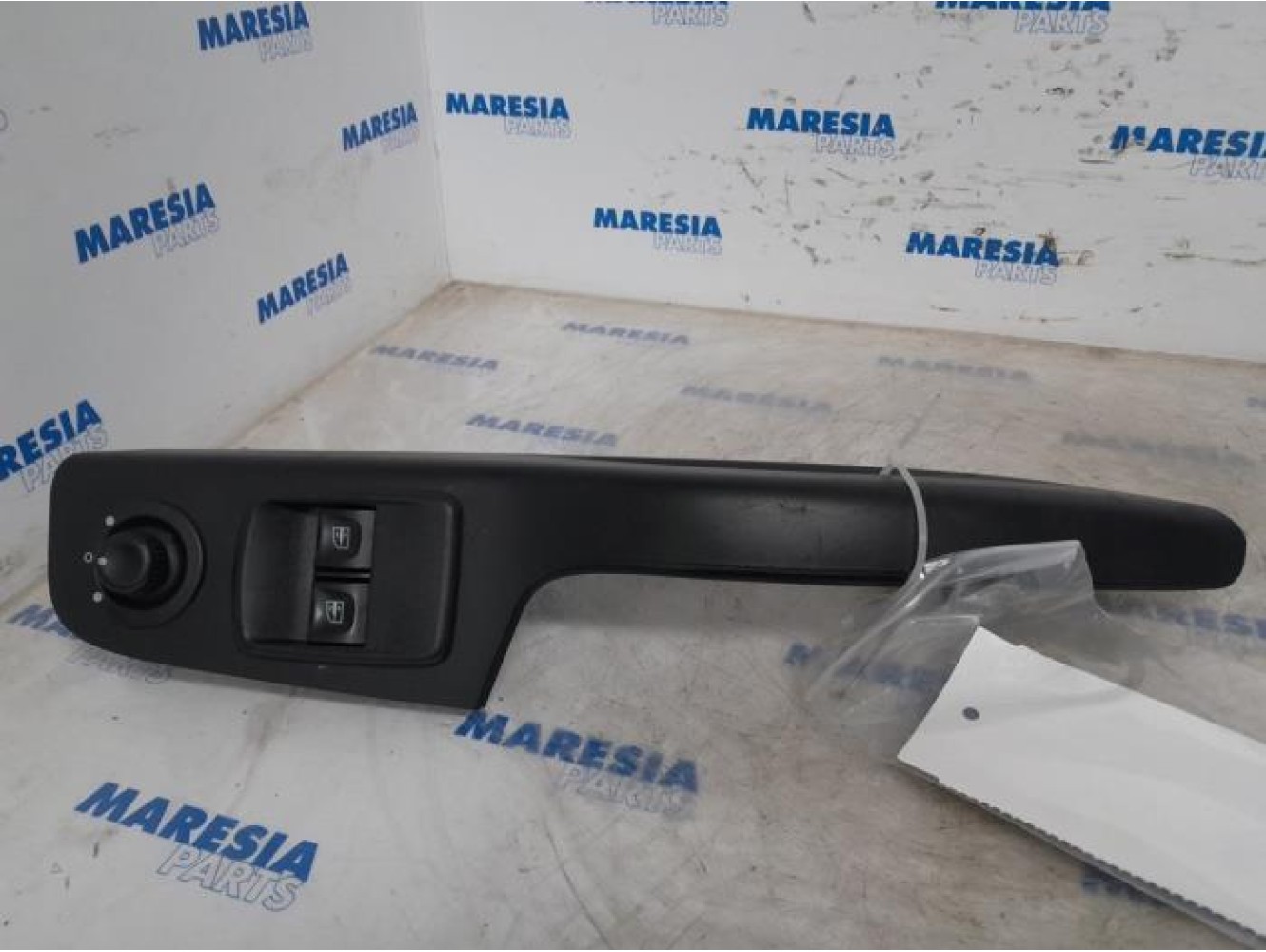 Opel - Vivaro - Multi-functional window switch