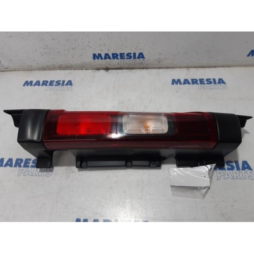 Opel - Vivaro - Achterlicht links