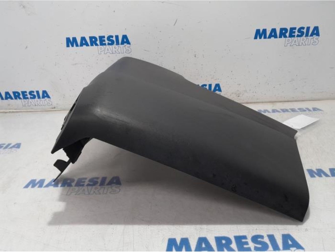 Opel - Vivaro - Rear bumper component, right