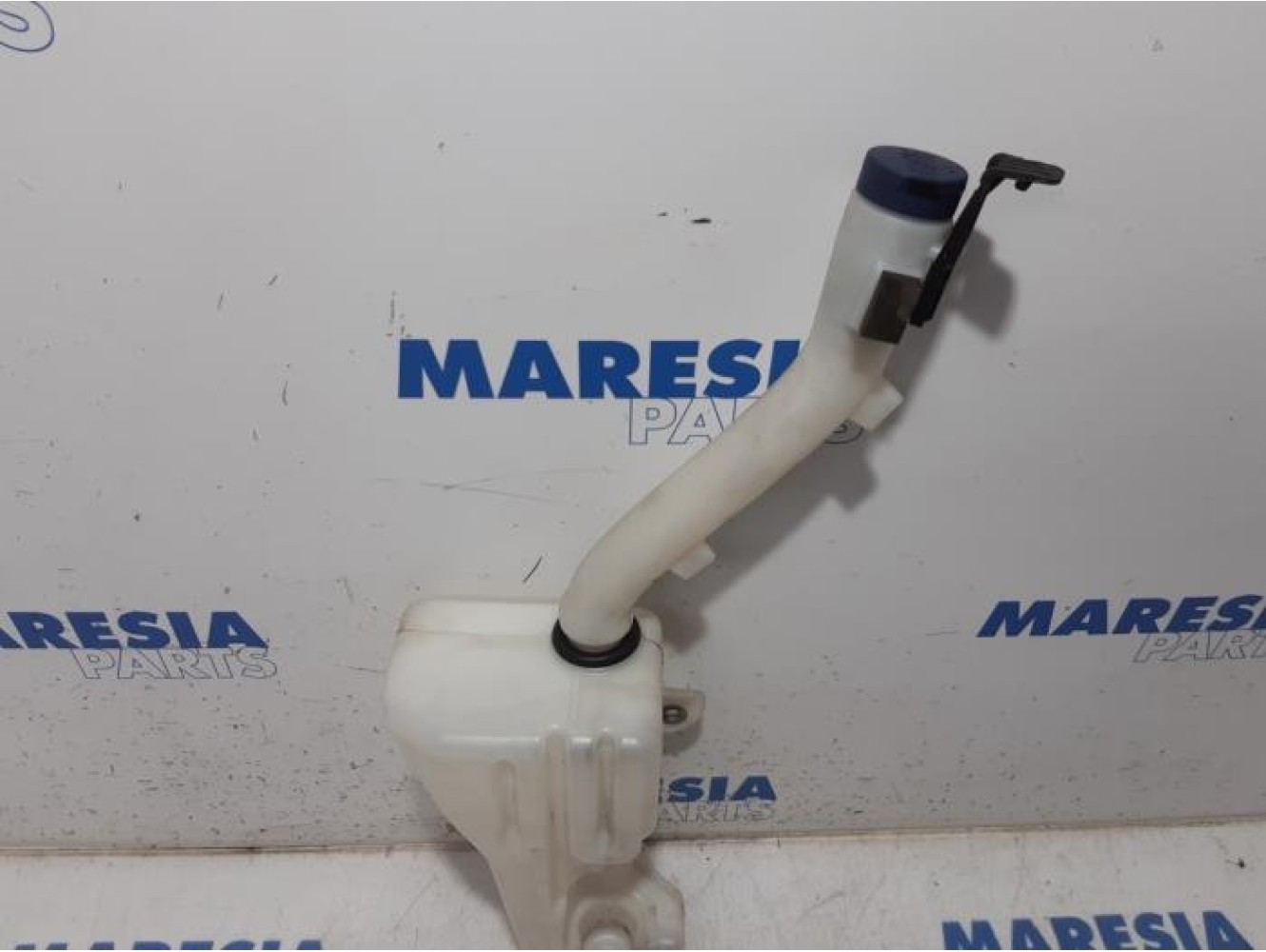 Fiat - Panda - Front windscreen washer reservoir