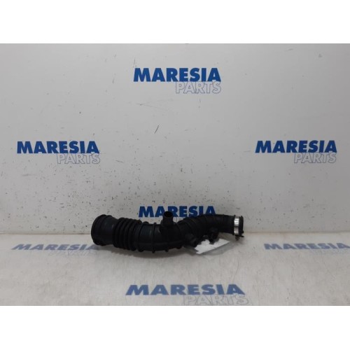 Renault - Clio - Air intake hose