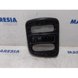 Renault - Clio - Radio omlijsting
