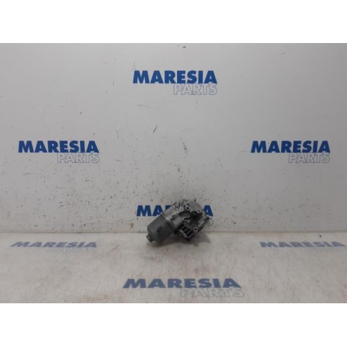 Peugeot - 3008 - Front wiper motor