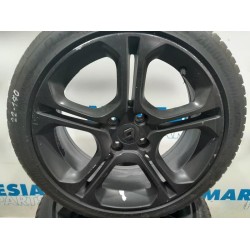 Renault - Clio - Sportvelgenset + banden