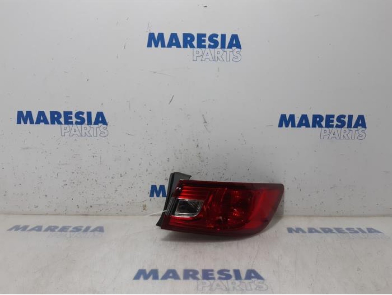 Renault - Clio - Taillight, right