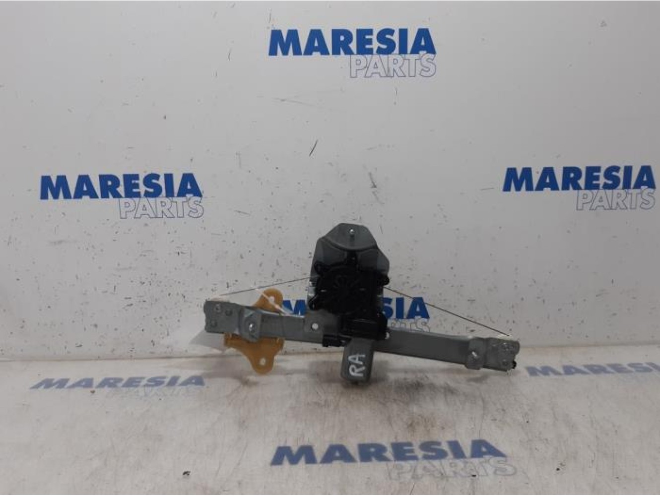 Renault - Clio - Rear door window mechanism 4-door, right