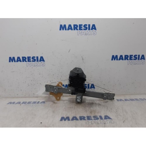 Renault - Clio - Rear door window mechanism 4-door, right