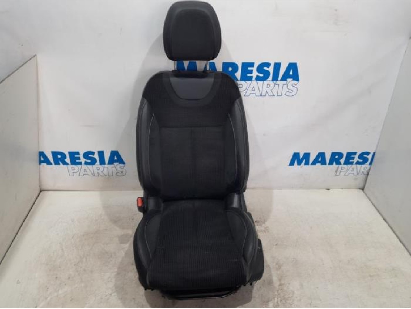 Citroen - C4 - Stoel links