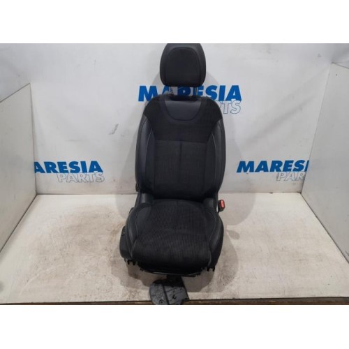 Citroen - C4 - Seat, right